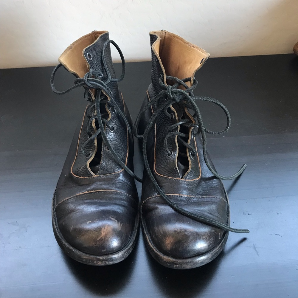 Cydwoq  lace up boots